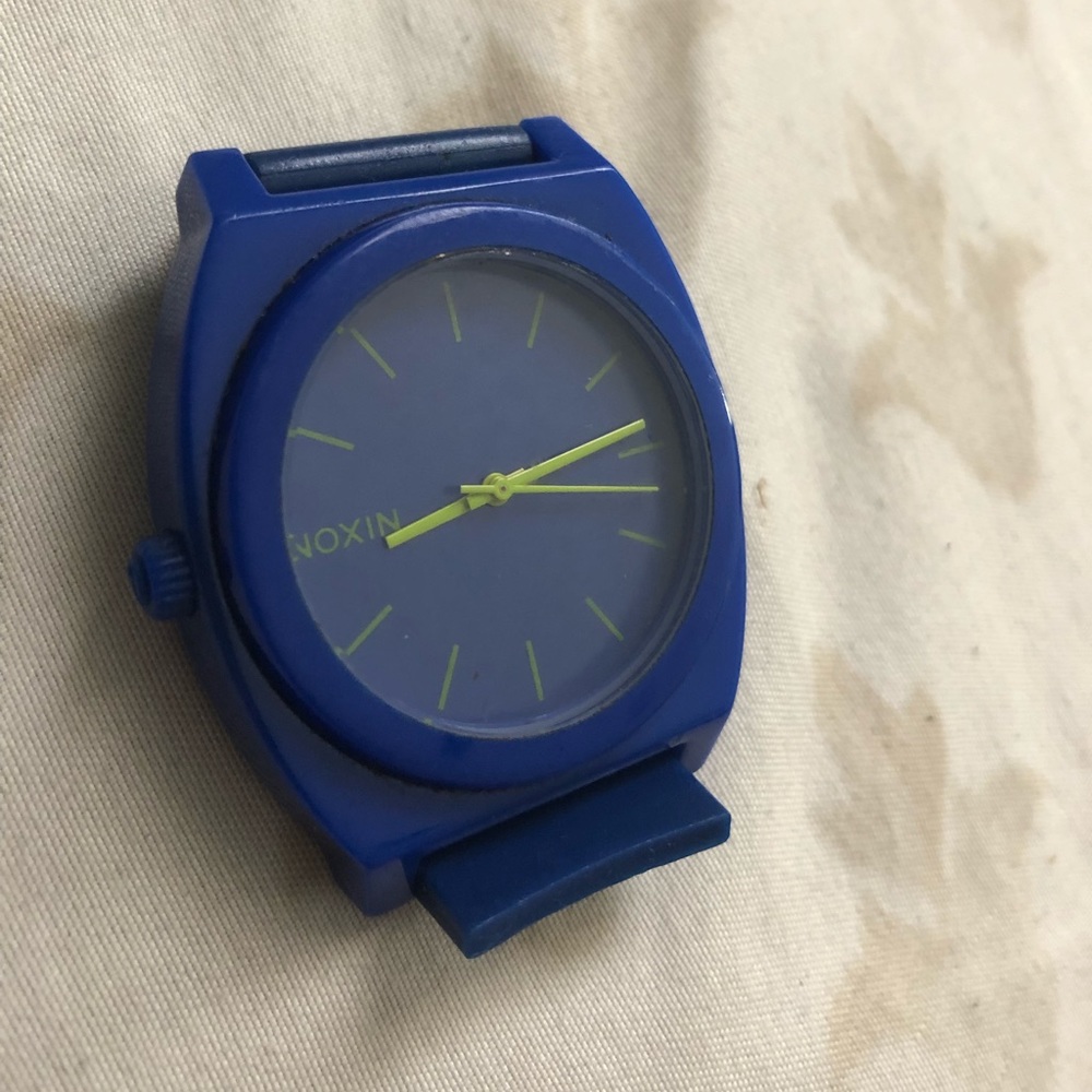 Nixon Time Teller P blue silicone watch face